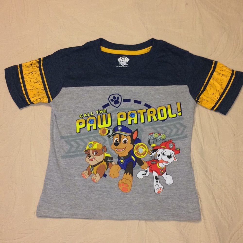 Paw Patrol tee Sz 4T.